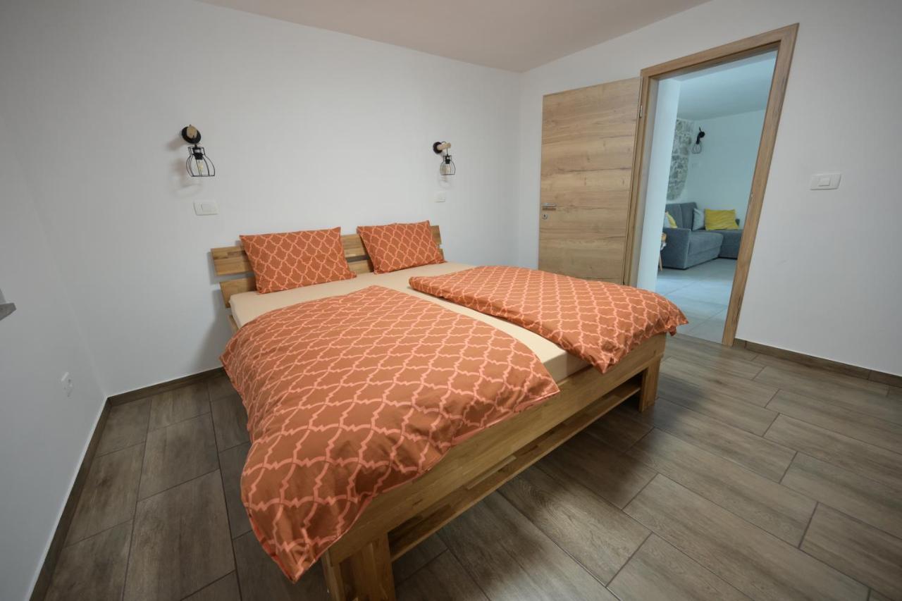 Sen Apartment *